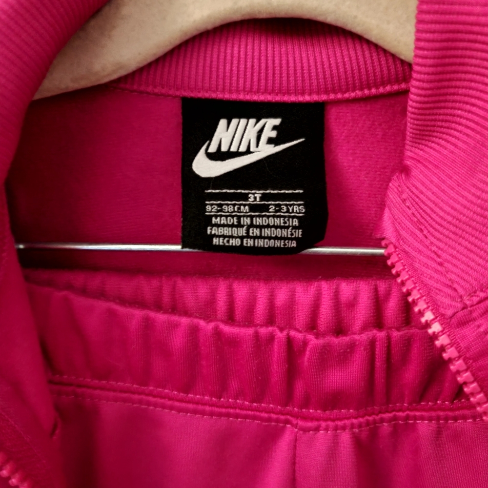 :::Nike::: - Picture 2 of 3